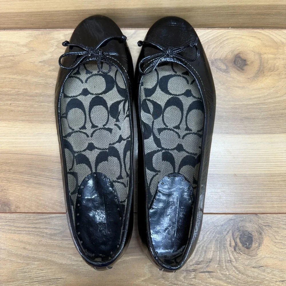 Coach Lonnie Y2K Ballet Flat 7 M Black Patent Leather Bow Chic Minimalist Casual